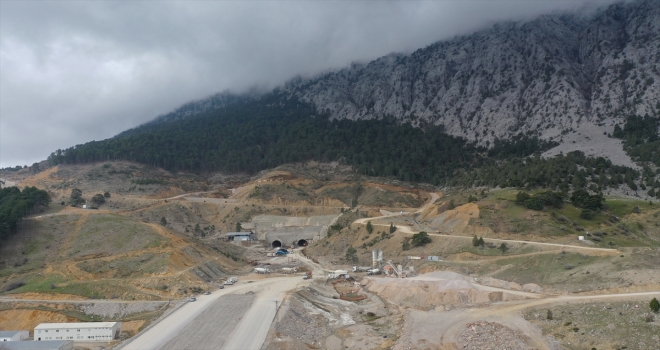 Antalya-Konya arasındaki Demirkapı Tüneli'nin 2022 sonunda hizmete girmesi hedefleniyor