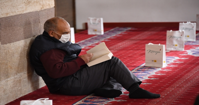 Konyalılar bugün camide, otobüste, tramvayda Mehmet Akif Ersoy'un 