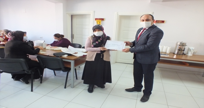 Ulaş'ta kadın kursiyerler sertifikalarını aldı