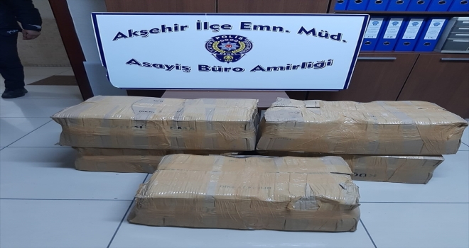 Akşehir'de 100 şişe kaçak viski ele geçirildi