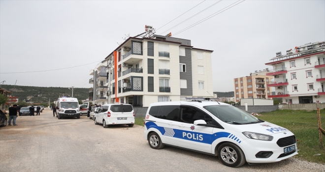 Antalya'da baba ve oğlu evlerinde ölü bulundu