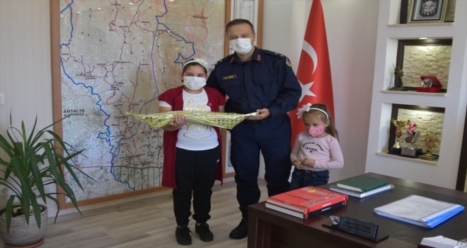 Antalya'da jandarmadan resim yarışması