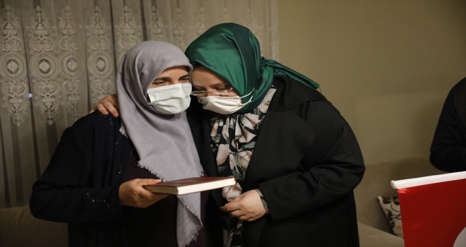 Bakan Zehra Zümrüt Selçuk'tan şehit ailesine ve Kıbrıs gazisine ziyaret