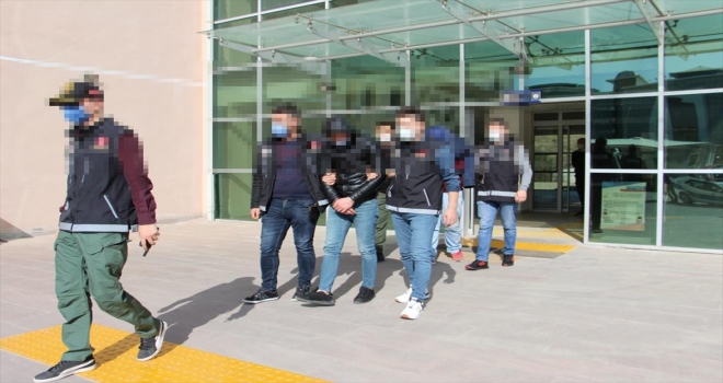 Çankırı'da uyuşturucu operasyonunda yakalanan 2 zanlı tutuklandı