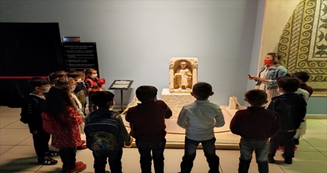 Gaziantep Çaykuyu köyü ilkokul öğrencileri, Zeugma Mozaik Müzesi'nde arkeolojiyle tanıştı