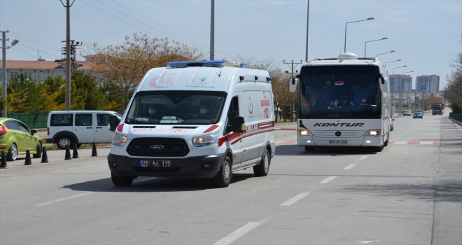 Karaman'da Kovid-19 testi pozitif çıkan yolcunun bulunduğu otobüsteki 48 kişi karantinaya alındı