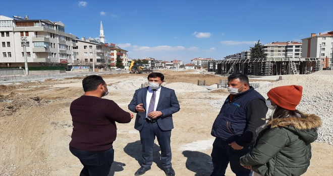Karatay Belediye Başkanı Hasan Kılca, ilçede yapımı süren yatırımları inceledi