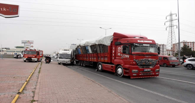 Kayseri'de zincirleme trafik kazası: 3 yaralı