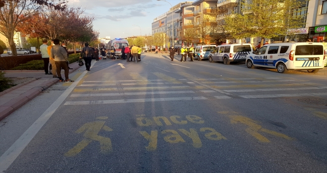 Motosikletin çarptığı kadın ile 6 yaşındaki torunu öldü