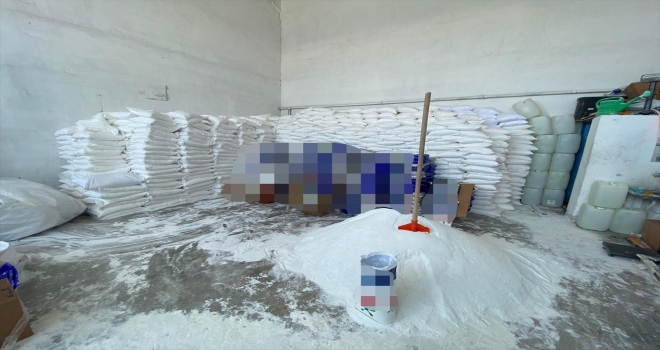 Konya'da tanınmış markaların paketlerine doldurulmuş 34 bin 185 kilogram sahte toz deterjan ele geçirildi