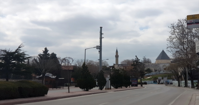Konya, Karaman, Aksaray, Afyonkarahisar'ın cadde ve sokaklarında sessizlik hakim
