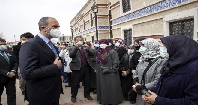 Kovid-19'dan hayatını kaybeden Cumhuriyet Savcısı Sultan Beyza Boyalı'nın cenazesi Konya'da defnedildi