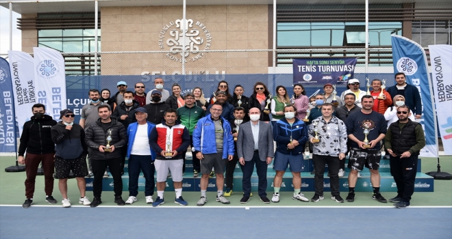 Selçuklu'da düzenlenen Senyör Tenis Turnuvası'nda kupa sahipleri belli oldu