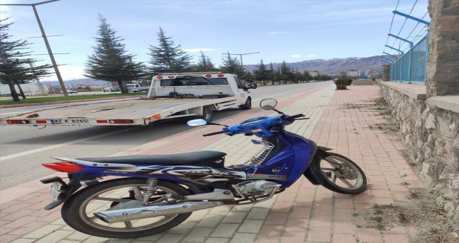 Seydişehir'de köpeğe çarpmamak için direksiyonu kırarak kaza yapan motosiklet sürücüsü yaralandı