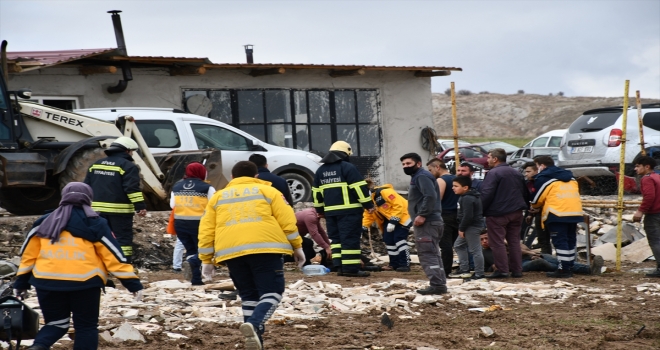 Sivas OSB'de geri dönüşüm alanında patlama: 5 yaralı