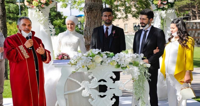 Talas'ta nikah işleminden sonra nüfus müdürlüğüne gitmeye gerek kalmıyor