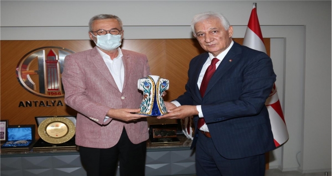 TÜFAD Genel Başkanı İsmail Dilber, Antalyaspor Kulübü Başkanı Mustafa Yılmaz'ı ziyaret etti 