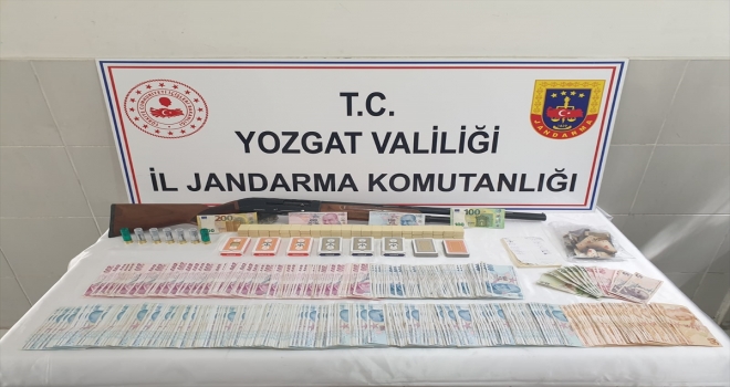 Yozgat'ta Kovid-19 tedbirlerini ihlal edip kumar oynayan 10 kişiye 53 bin 658 lira ceza