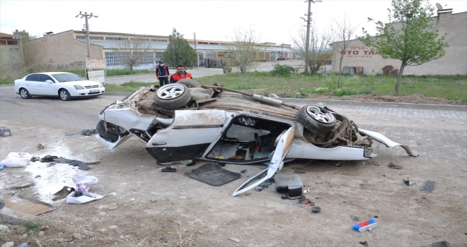 Yozgat’ta otomobil devrildi: 2 yaralı
