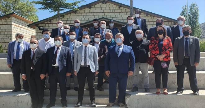 744. Türk Dil Bayramı kapsamında Karamanoğlu Mehmet Bey'in türbesi ziyaret edildi