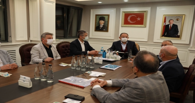 AK Parti Genel Başkan Yardımcısı Özhaseki, belediye başkanlarıyla bir araya geldi