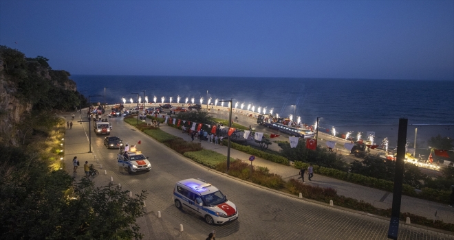 Antalya'da 19 Mayıs Atatürk'ü Anma Gençlik ve Spor Bayramı'nda mobil fener alayı düzenlendi