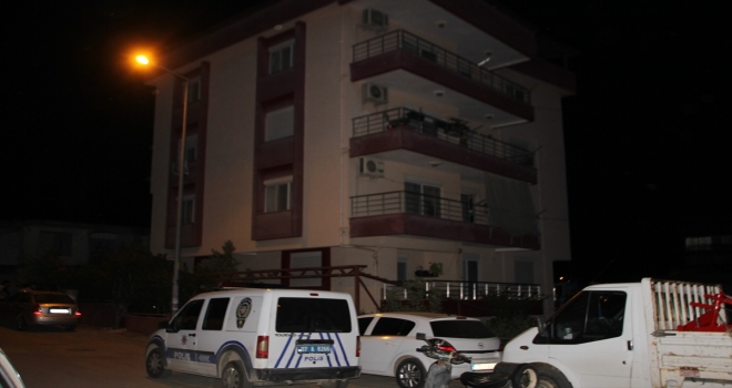 Antalya'da bir kadın evinde ölü bulundu