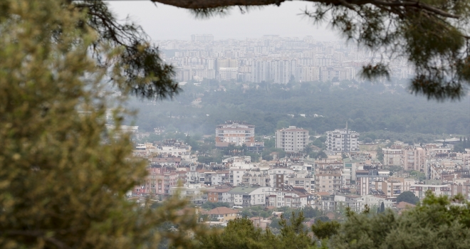 Antalya'da yoğun nem bunalttı