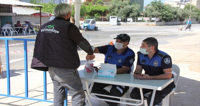 Antalya ve Muğla'da pazar yerleri Kovid-19 tedbirlerine uyularak açıldı