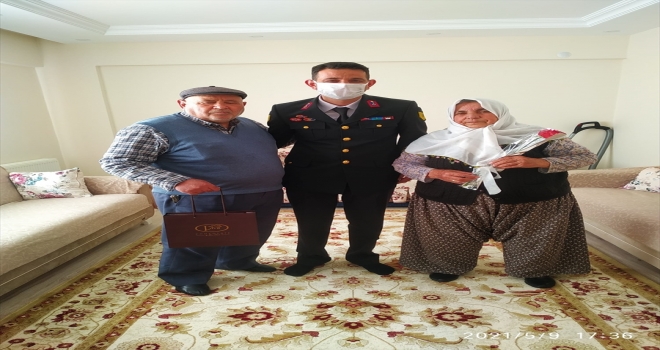 Beypazarı'nda şehit aileleri evlerinde ziyaret edildi