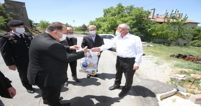 Beyşehir'de kaymakam ile belediye başkanı şehit yakınları ve gazilerle bayramlaştı