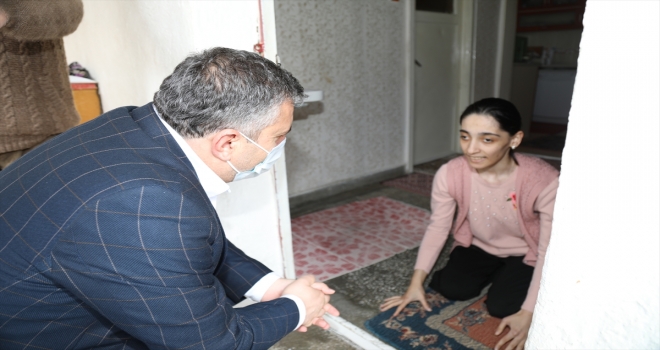 Çubuk’ta bedensel engelli gencin tekerlekli sandalye isteği yerine getirildi