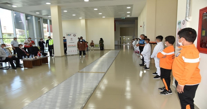 Karaman'da eskrim sporcuları ödüllendirildi
