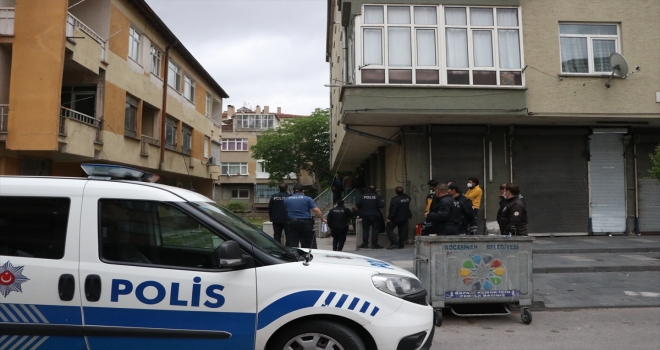 Kayseri'de ailesiyle tartıştıktan sonra kendisini eve kilitleyen genci polis ikna etti
