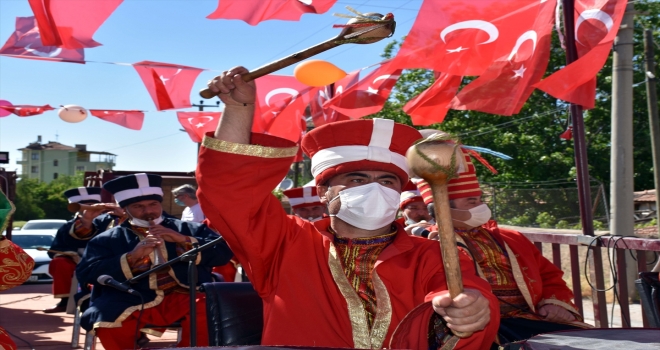 Kırıkkale'de tır üzerinde mehter takımlı 