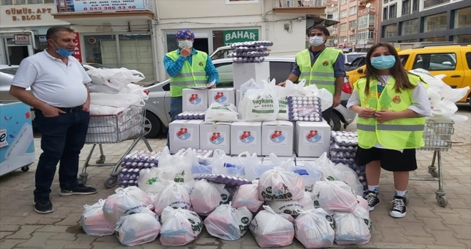 Kırşehir'de sağlık çalışanları ihtiyaç sahiplerine yardımda bulundu