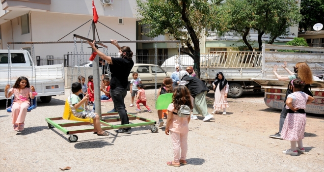 Kumluca'da çocuklara özel bayram kutlaması