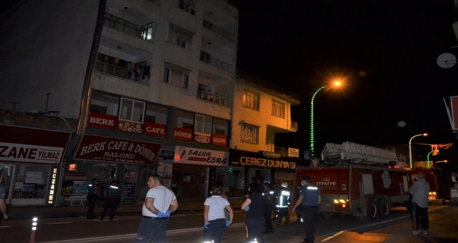 Serik'te bir evin mutfak kısmında yangın çıktı