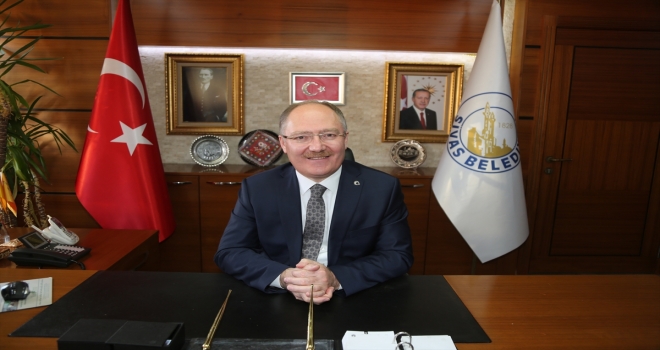 Sivas Valisi Ayhan ve Belediye Başkanı Bilgin'den 19 Mayıs mesajı