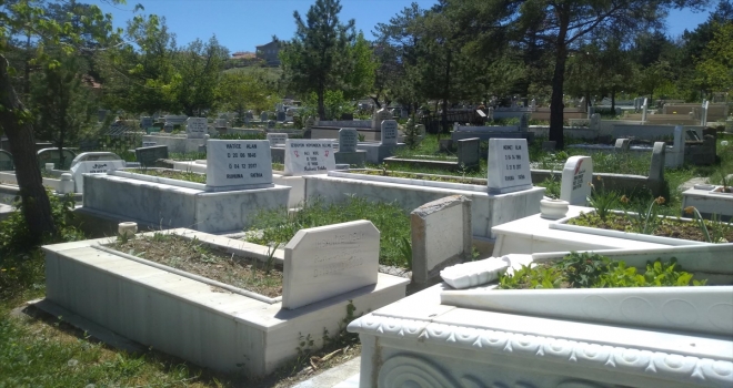 Sorgun’da mezarlıklar boş kaldı