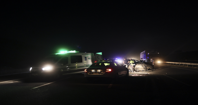 Ankara Çevre Yolu'nda otomobil TIR'a arkadan çarptı: 3 ölü, 1 yaralı