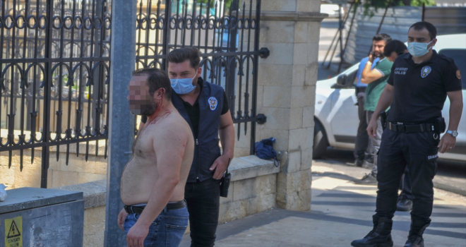 Antalya'da ev arkadaşının silahla yaraladığı kişi hastaneye kaldırıldı