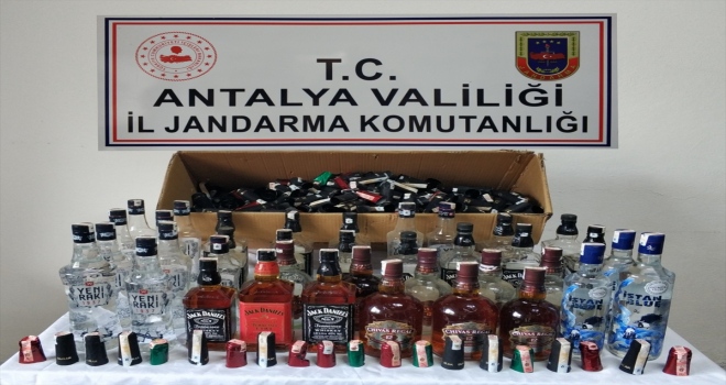 Antalya'da markette sahte içki satan kişi yakalandı