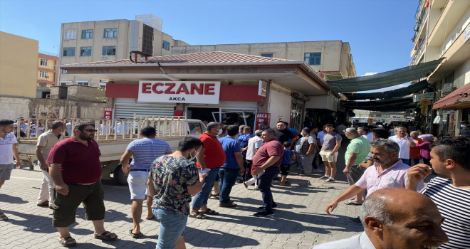 Antalya'da tartıştığı kardeşinin iş yerine kamyoneti ile çarpan kişi gözaltına alındı 
