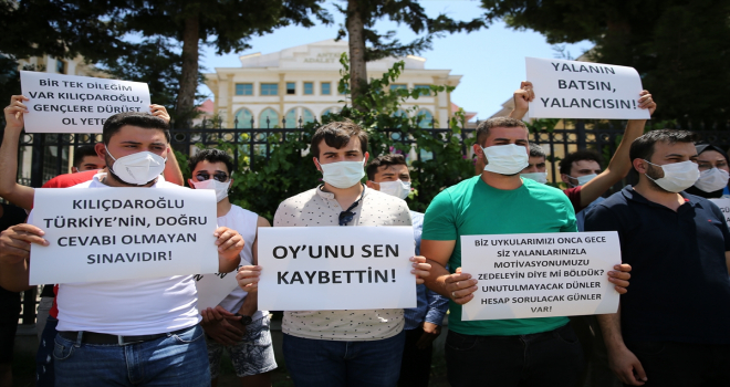 Antalya'da üniversite sınavına giren gençler Kılıçdaroğlu'na 1 liralık manevi tazminat davası açtı