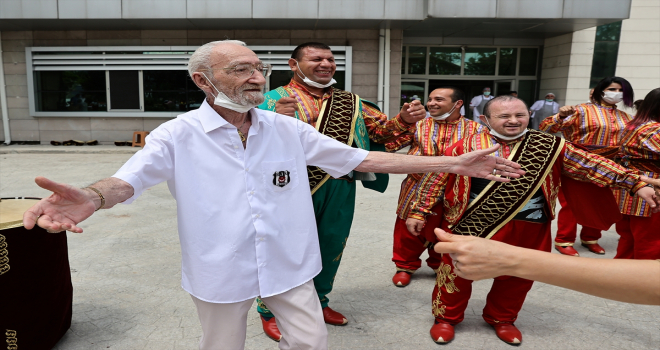 Huzurevi sakinleri Babalar Günü'nü kutladı