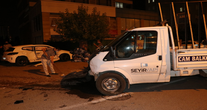 Kayseri'de otomobille kamyonet çarpıştı: 3 yaralı