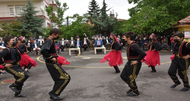 Kızılcahamam Halk Eğitim Merkezi'nde yıl sonu sergisi açıldı