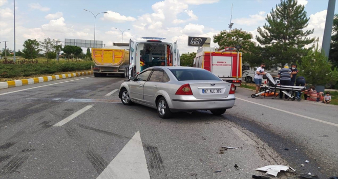 Konya'da iki otomobil çarpıştı: 8 yaralı