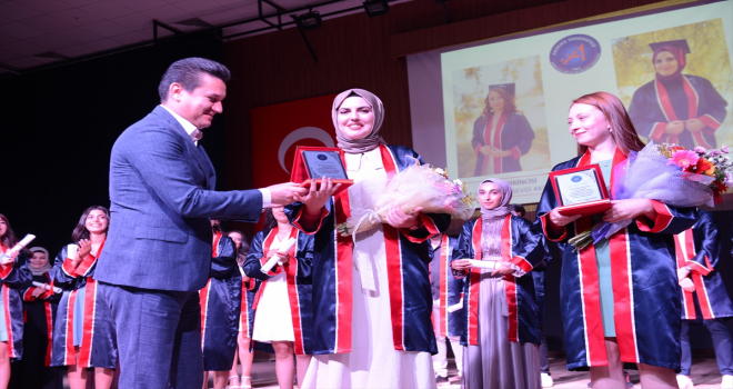 Kumluca Sağlık Bilimleri Fakültesi Hemşirelik Bölümü ilk mezunlarını verdi